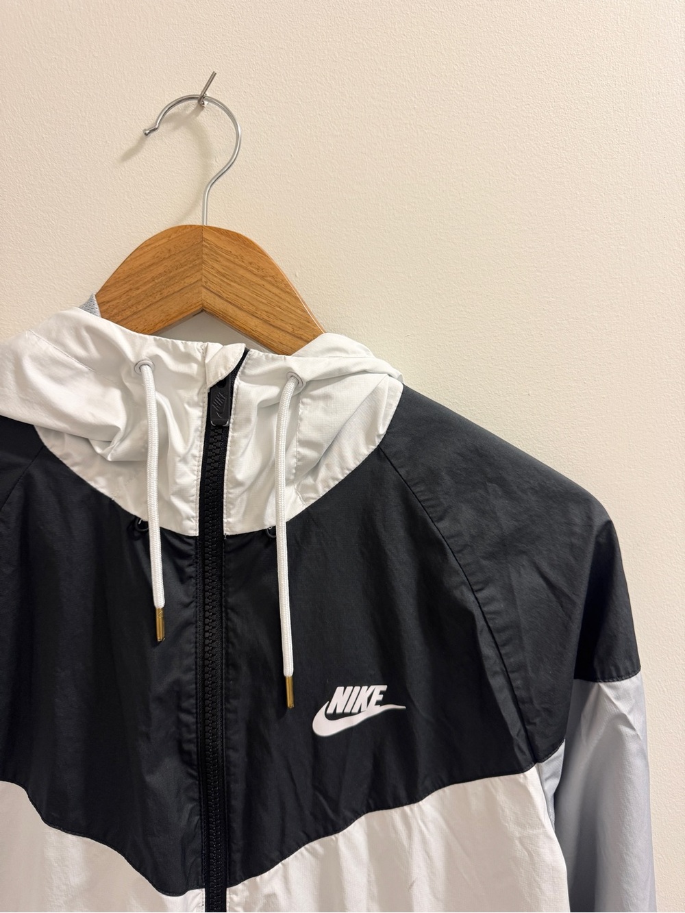 Nike Men’s Black and White Colorblock Windbreaker with Hood